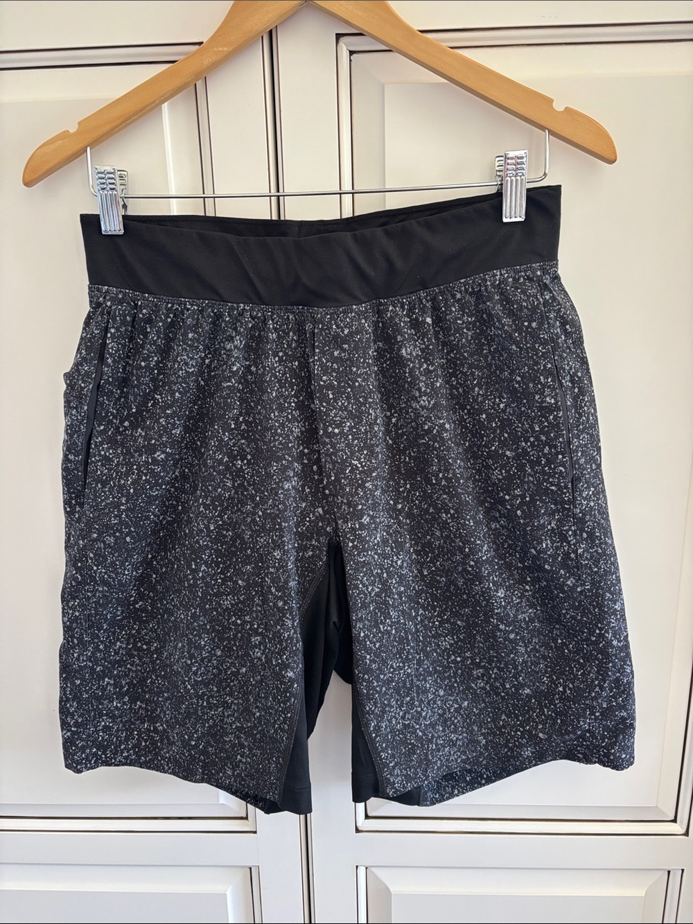 Lululemon T.H.E. Shorts Black Speckled Performance Gym Stretch Lined Mens Medium